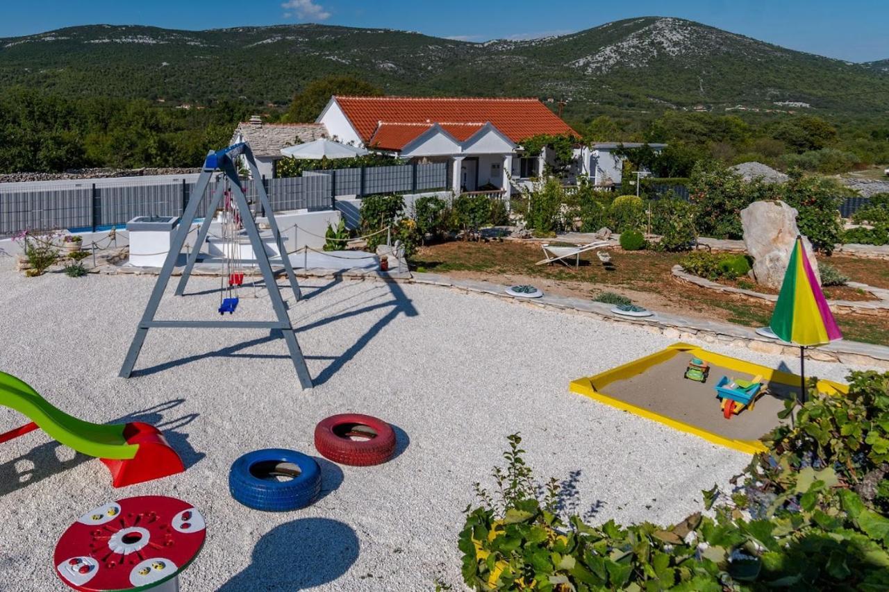 Blizna Donja House Camellia With Fenced Pool And Playgroundヴィラ エクステリア 写真